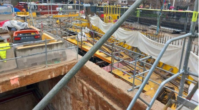 Corte en la Ronda Guinardó del carril sentido Llobregat Corte en la Ronda Guinardó del carril sentido Llobregat