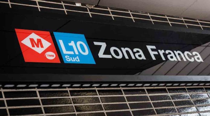 Cortes en la L10 Sud por obras de mejora durante Semana Santa Cortes en la L10 Sud por obras de mejora durante Semana Santa