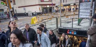 Desalojada la estación de Collblanc de la L10 del metro de Barcelona por humo Desalojada la estación de Collblanc de la L10 del metro de Barcelona por humo