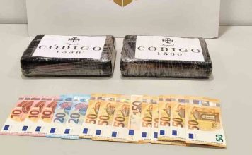 Detenido en Sants tras descubrirse 2,4 kilos de cocaína escondidos en su coche Detenido en Sants tras descubrirse 2,4 kilos de cocaína escondidos en su coche