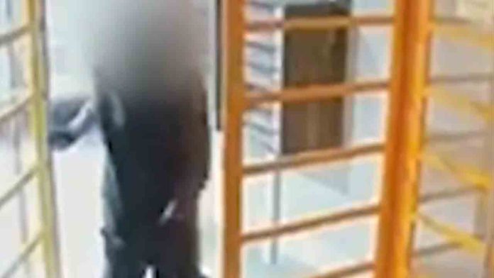 Detenido en Sarrià-Sant Gervasi por una serie de robos con fuerza en domicilios Detenido en Sarrià-Sant Gervasi por una serie de robos con fuerza en domicilios