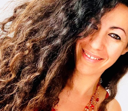 Houda Bakkali: “El uso de la tecnología en el arte implica subir el estándar” Houda Bakkali: “El uso de la tecnología en el arte implica subir el estándar”