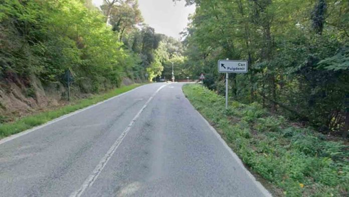 Muere un motorista barcelonés tras chocar con un corzo en Vallgorguina