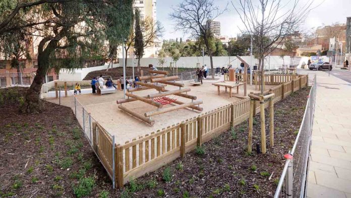 Renovación del espacio público en la calle Rosario Pi, en el Turó de la Peira