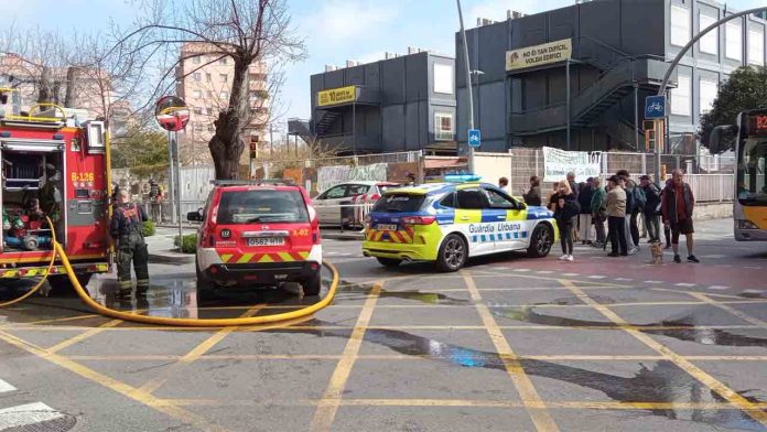 Se incendia un autobús de TMB en La Sagrera sin causar heridos