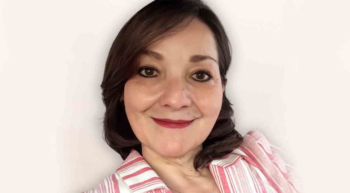 Urania Hernández: “Lo fascinante es que la tecnología nos acerca y nos permite vivir en tiempo real lo que está lejos físicamente” Urania Hernández: “Lo fascinante es que la tecnología nos acerca y nos permite vivir en tiempo real lo que está lejos físicamente”