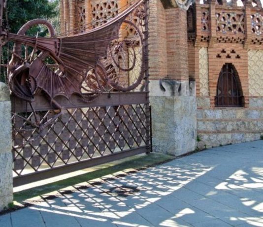 Aprobado el convenio para restaurar la Puerta del Dragón de la Finca Güell Aprobado el convenio para restaurar la Puerta del Dragón de la Finca Güell
