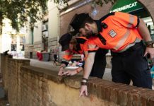 Barcelona refuerza el civismo con más agentes en zonas de alta afluencia Barcelona refuerza el civismo con más agentes en zonas de alta afluencia