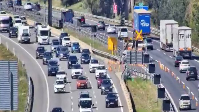 Casi 600.000 vehículos regresan de Semana Santa sin víctimas mortales en la operación retorno