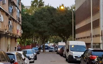 Cinco detenidos en tres narcopisos de Sant Martí e incautadas tres pistolas Cinco detenidos en tres narcopisos de Sant Martí e incautadas tres pistolas