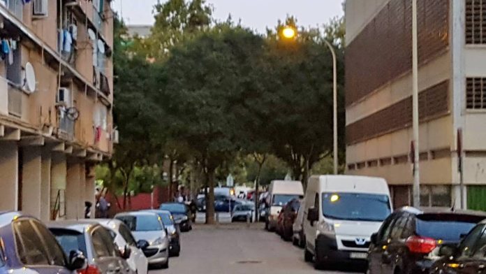 Cinco detenidos en tres narcopisos de Sant Martí e incautadas tres pistolas