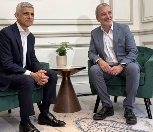 Collboni y Sadiq Khan refuerzan la cooperación entre Barcelona y Londres en vivienda y clima Collboni y Sadiq Khan refuerzan la cooperación entre Barcelona y Londres en vivienda y clima