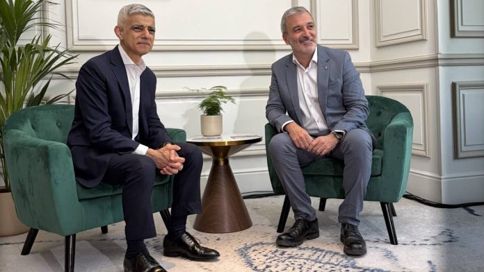 Collboni y Sadiq Khan refuerzan la cooperación entre Barcelona y Londres en vivienda y clima