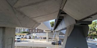 Corte en la C-31 para completar la nueva pasarela peatonal entre Castelldefels y Gavà Corte en la C-31 para completar la nueva pasarela peatonal entre Castelldefels y Gavà