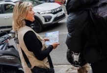 Desde hoy, multas a las motos mal aparcadas en Sants-Montjuïc Desde hoy, multas a las motos mal aparcadas en Sants-Montjuïc