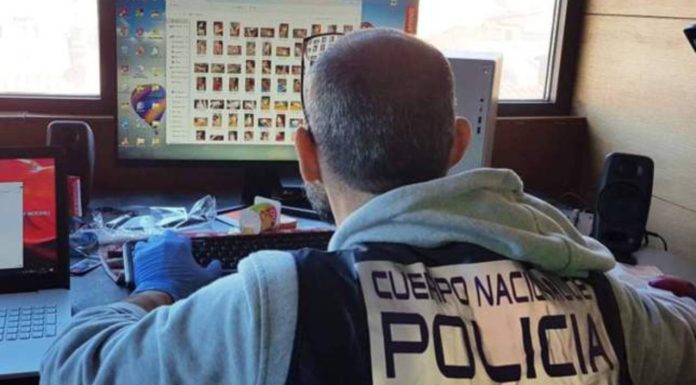 Detenido un profesor en Santa Coloma por almacenar y compartir pornografía infantil Detenido un profesor en Santa Coloma por almacenar y compartir pornografía infantil