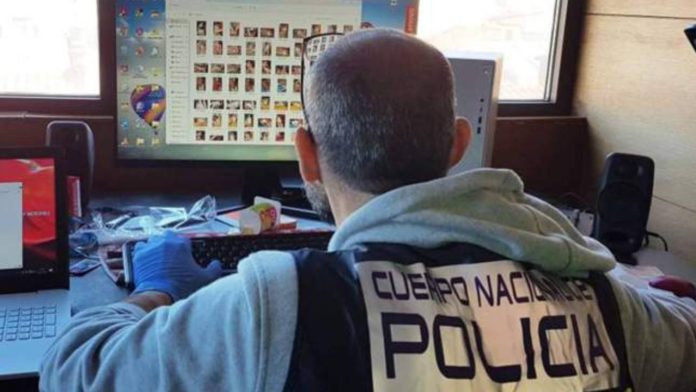 Detenido un profesor en Santa Coloma por almacenar y compartir pornografía infantil