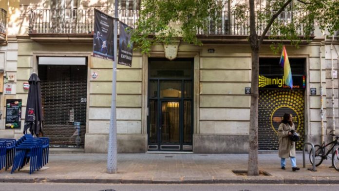 El Ayuntamiento compra 14 viviendas en la calle Diputació mediante tanteo