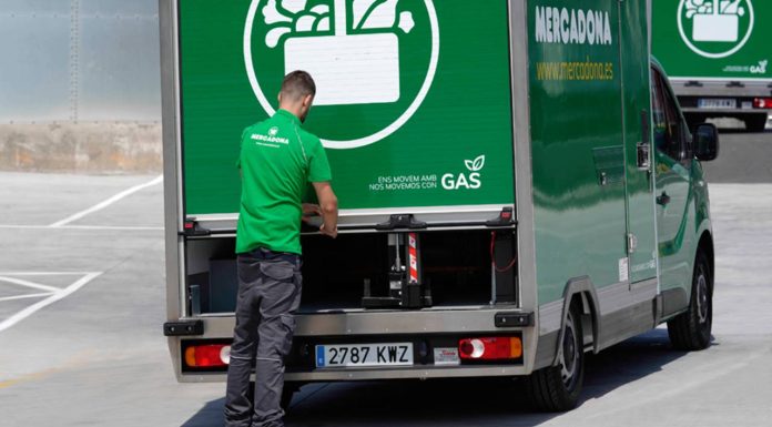 El paro registra una caída en marzo con 323.476 desempleados El paro registra una caída en marzo con 323.476 desempleados