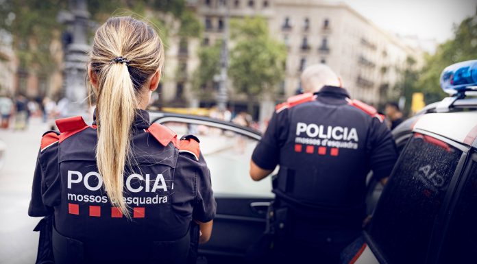 Detenido un joven por robos de móviles con el método del tirón Detenido un joven por robos de móviles con el método del tirón