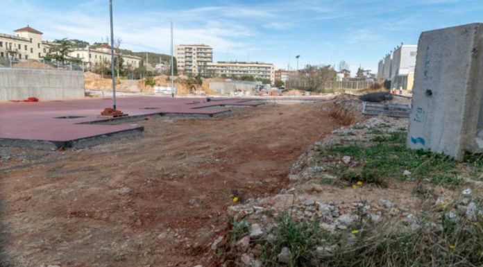 Refuerzan la vigilancia en solares de Sant Andreu para evitar los asentamientos Refuerzan la vigilancia en solares de Sant Andreu para evitar los asentamientos