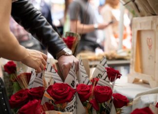 Refuerzo histórico del metro en Barcelona para un Sant Jordi de máxima afluencia Refuerzo histórico del metro en Barcelona para un Sant Jordi de máxima afluencia