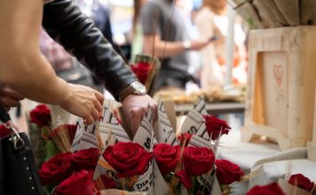 Refuerzo histórico del metro en Barcelona para un Sant Jordi de máxima afluencia Refuerzo histórico del metro en Barcelona para un Sant Jordi de máxima afluencia