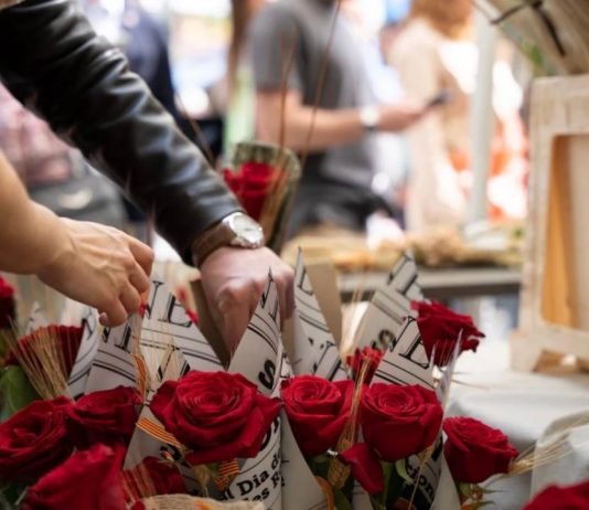 Refuerzo histórico del metro en Barcelona para un Sant Jordi de máxima afluencia Refuerzo histórico del metro en Barcelona para un Sant Jordi de máxima afluencia
