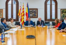 Refuerzo institucional para la regularización de personas extranjeras en Barcelona Refuerzo institucional para la regularización de personas extranjeras en Barcelona