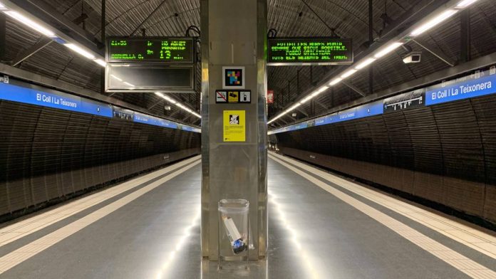 Trece detenidos y un apuñalado por una pelea en el metro