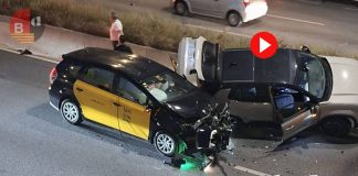 Aparatoso accidente entre un taxi, un coche y una motocicleta en la Granvia de l’Hospitalet Aparatoso accidente entre un taxi, un coche y una motocicleta en la Granvia de Hospitalet