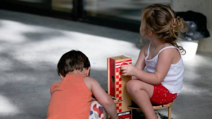 Barcelona activa una nueva convocatoria del Fondo de Infancia con 15 millones de euros