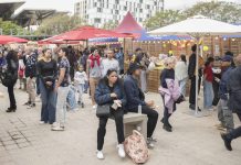 Barcelona celebra el comercio de proximidad con una feria multitudinaria en Glòries Barcelona celebra el comercio de proximidad con una feria multitudinaria en Glòries