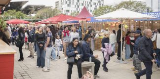 Barcelona celebra el comercio de proximidad con una feria multitudinaria en Glòries Barcelona celebra el comercio de proximidad con una feria multitudinaria en Glòries