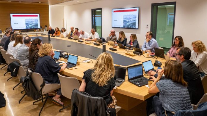 Barcelona y L’Hospitalet activan su coordinación metropolitana
