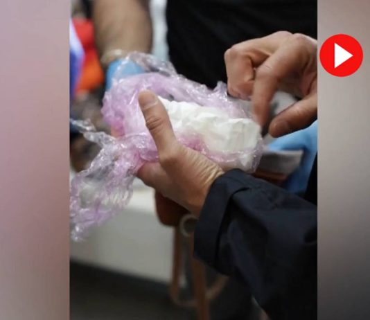 Cinco detenidos y un narcopiso clausurado en una operación antidroga en Sant Martí Cinco detenidos y un narcopiso clausurado en una operación antidroga en Sant Martí