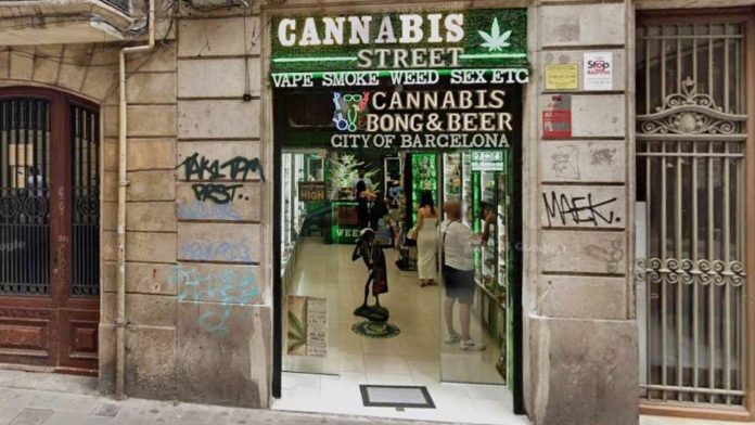 Ciutat Vella impulsa un nuevo Plan de Usos más restrictivo Ciutat Vella impulsa un nuevo Plan de Usos más restrictivo