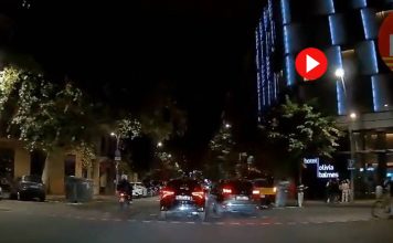 Conducción temeraria en el Eixample que termina en fuga tras impactar con un taxi Conducción temeraria en el Eixample que termina en fuga tras impactar con un taxi