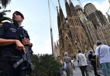 Controles de acceso a los vecinos de la Sagrada Familia durante la visita papal Controles de acceso a los vecinos de la Sagrada Familia durante la visita papal
