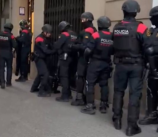 Detenciones por robos violentos a jóvenes vulnerables en Barcelona Detenciones por robos violentos a jóvenes vulnerables en Barcelona