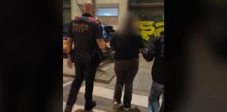 Detenida una joven por el robo de joyas a un hombre de 90 años en Barcelona Detenida una joven por el robo de joyas a un hombre de 90 años en Barcelona
