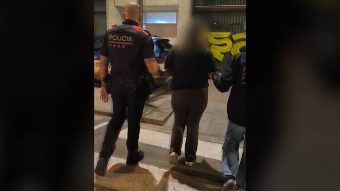 Detenida una joven por el robo de joyas a un hombre de 90 años en Barcelona