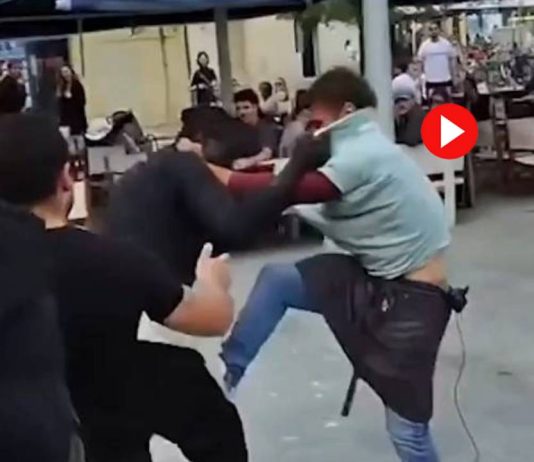 Detenido en la Barceloneta tras agredir a un camarero con piedras y vasos Detenido en la Barceloneta tras agredir a un camarero con piedras y vasos