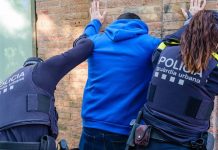Detenido un asaltante tras un robo violento con espray en Barcelona Detenido un asaltante tras un robo violento con espray en Barcelona