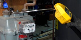 Detenidos dos falsos técnicos del gas por robar joyas a una anciana en Horta-Guinardó Detenidos dos falsos técnicos del gas por robar joyas a una anciana en Horta-Guinardó