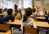 Educación y sindicatos sellan un preacuerdo que queda en manos del profesorado Educación y sindicatos sellan un preacuerdo que queda en manos del profesorado