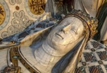 El Monasterio de Pedralbes revela nuevos hallazgos sobre las tumbas del siglo XIV El Monasterio de Pedralbes revela nuevos hallazgos sobre las tumbas del siglo XIV