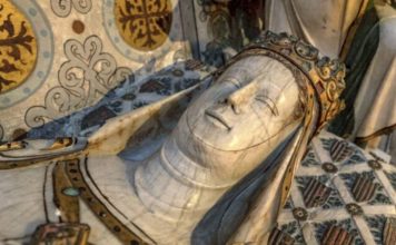 El Monasterio de Pedralbes revela nuevos hallazgos sobre las tumbas del siglo XIV El Monasterio de Pedralbes revela nuevos hallazgos sobre las tumbas del siglo XIV