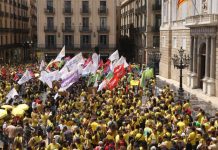 El conflicto en bibliotecas de Barcelona escala por la huelga y la falta de personal El conflicto en bibliotecas de Barcelona escala por la huelga y la falta de personal
