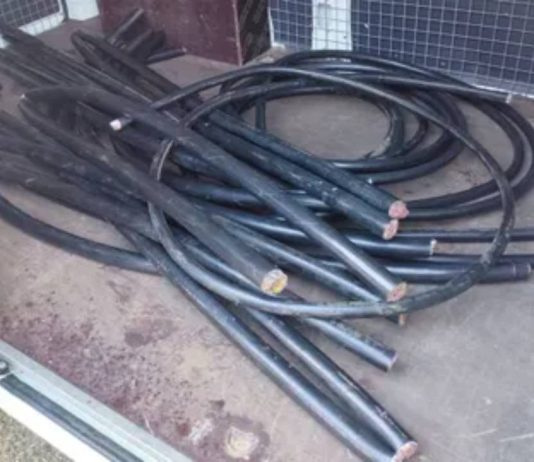 El robo de cableado en una finca del Eixample acaba con una peatona herida El robo de cableado en una finca del Eixample acaba con una peatona herida